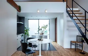 コンパクトで洗練されたダイニング・キッチンスペース